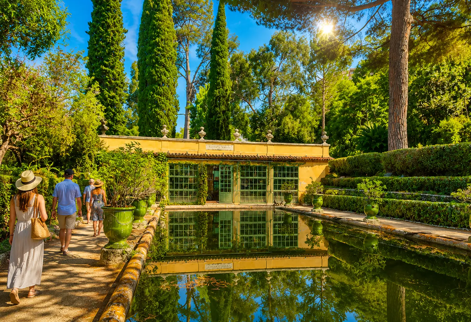 Jardin de la Serre de la Madone Menton avec ses fontaines et terrasses historiques
